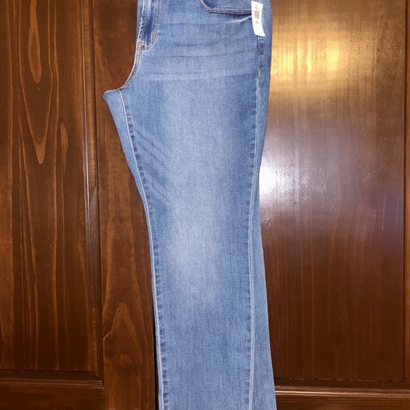 NEW Women’s Old Navy MID-rise power slim straight jeans - Picture 5 of 7